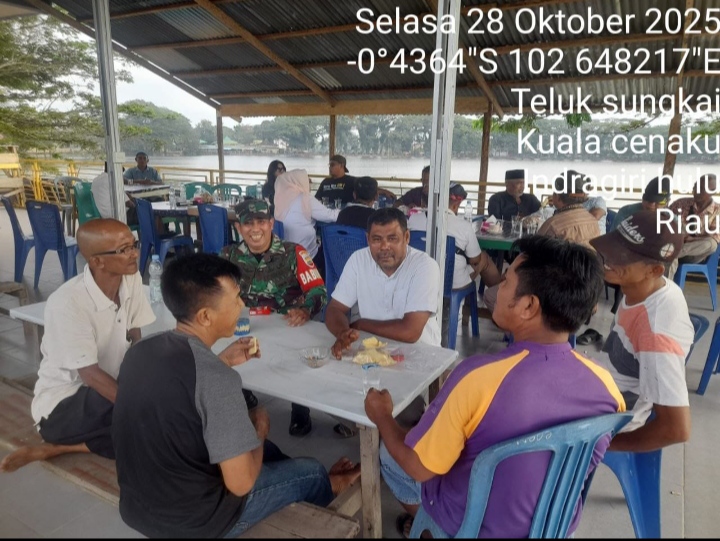 Koramil 01/Rengat Bangun Komonikasi Wujudkan Tugas Pokok TNI  Melalui Komsos Dengan Warga Desa Binaan