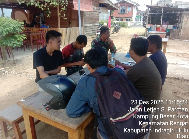 Rangkul Pemuda Guna Ciptakan Situasi Harmonis Babinsa Jalin Keakraban Bersama Warga Binaan