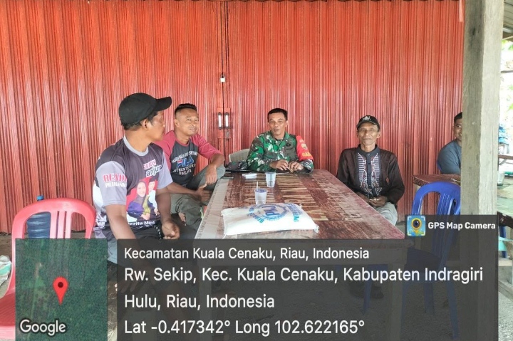 Melalui Komsos, Babinsa Laksanakan Metode Binter Di Desa Rawa Sekip.