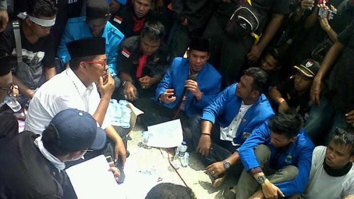 Wakil Walikota dan Ketua DPRD Dumai Akhirnya Temui Pengunjuk Rasa