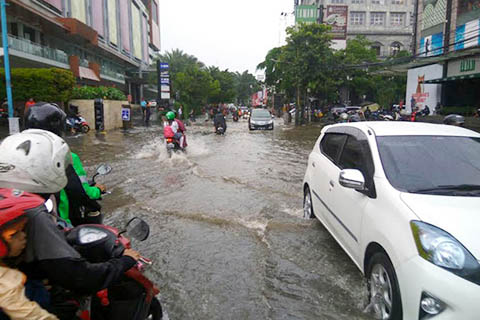 Diguyur Hujan, Kemang Raya Kembali Kebanjiran