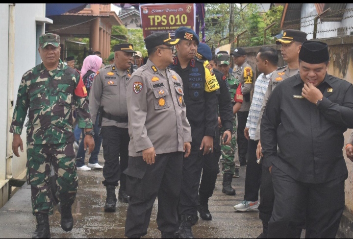 Monitoring TPS Di 5 Kec.Di Inhu Dandim 0302/Inhu Diwakili Kasdim Dan Kasatgas Tindak/Pamwatwil Kab. Inhu Wadansat Brimob Polda Riau Serta Forkopimda Inhu