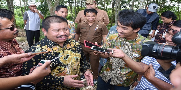 Bupati Amril Ingatkan PD Laporan Keuangan Terlambat, UP 2019 Akan Ditunda