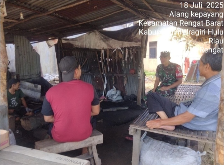 Terus Perluas Jaring Ter, Babinsa Koramil 01/Rengat Komsos Dengan Warga Binaan