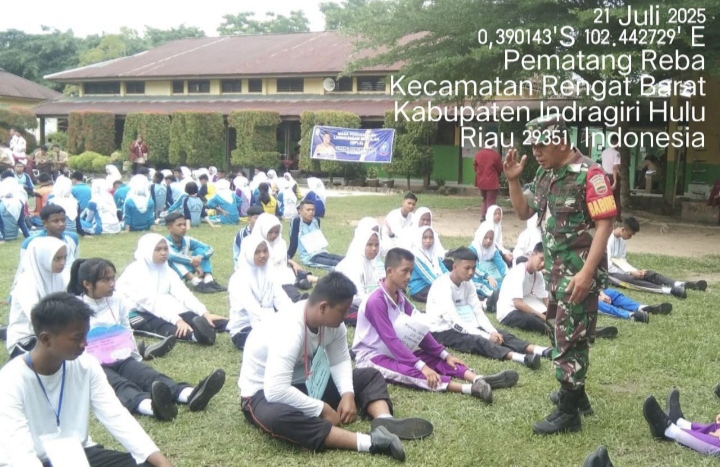 Menjelang HUT RI Babinsa Seleksi Calon anggota Paskibra Tingkat Kecamatan Rengat Barat.