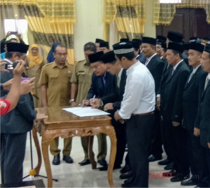 Bupati Aceh Tamiang, H. Mursil. Merotasi Sejumlah Pejabat, Dua Pejabat Dinonjobkan