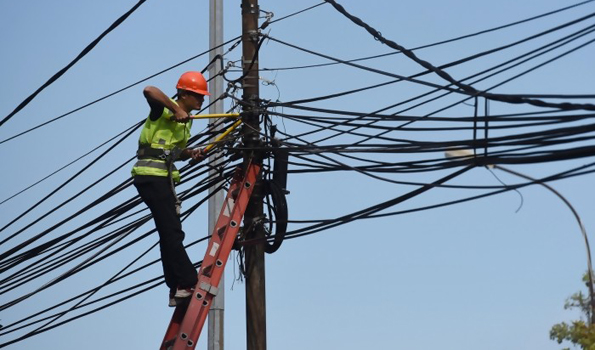 PLN Padamkan Listrik Tujuh Jam di Pekanbaru