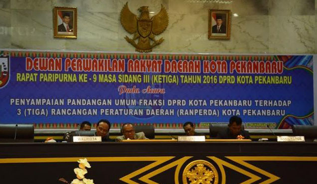 Sekdako Pekanbaru Hadiri Rapat Paripurna ke-9