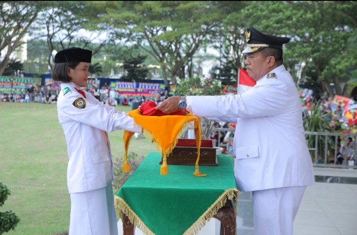 Wakil Bupati Asahan Inspektur Upacara Penurunan Bendera Merah Putih Tingkat Kabupaten Asahan