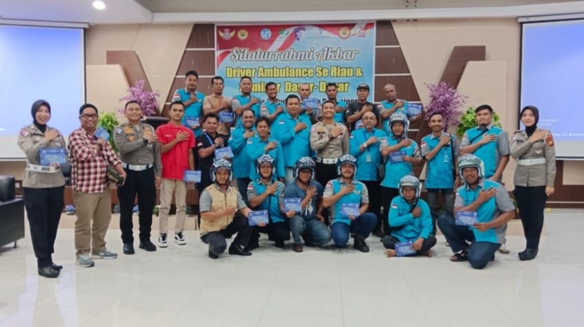 Dirlantas Polda Riau Apresiasi Sosialisasi Keselamatan Berlalu Lintas para Driver Ambulance se-Riau