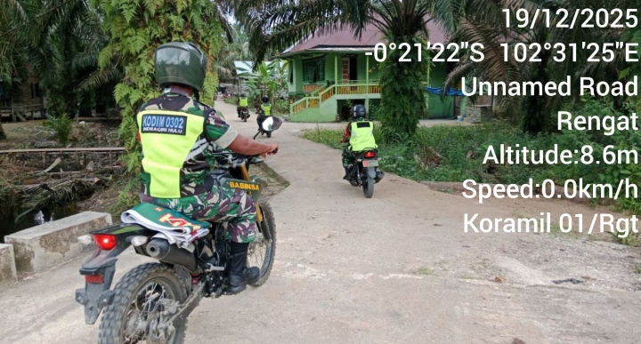 Bahu Membahu antara Babinsa Dan Masyarakat Lakukan Pencegahan Karhutla Kecamatan Rengat