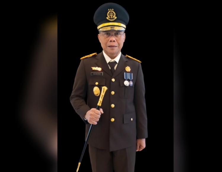 Hendro Dewanto Mengantikan Ponco Hartanto Sebagai Kepala Kejati Jateng