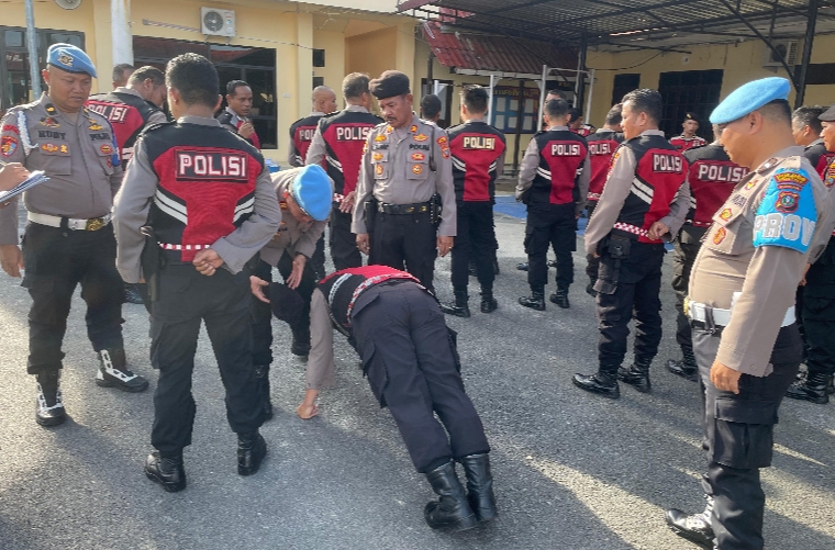 Si Propam Polres Tebingtinggi Laksanakan Gaktibplin Kepada Personel