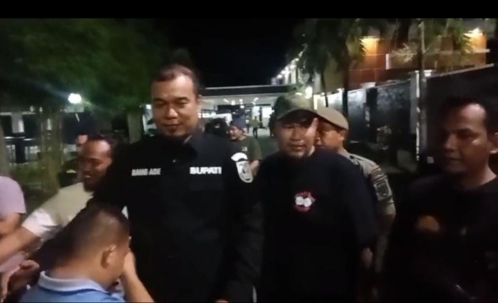 Bupati Ade Berikan Penjelasan Terkait Dengan Kedatangan Petugas KPK Datang Mengunjungi Inhu.