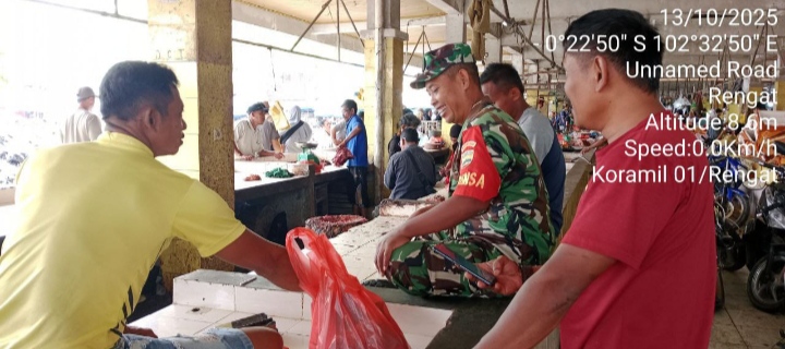 Keakraban Dan Kebersamaan Hari Ini Babinsa Komsos Dengan Warga Binaannya Di Desa Kuantan Babu