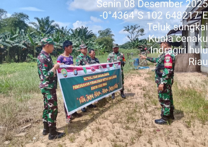 Respon Positif Masyarakat Yang Selalu Jaga Karhutla Diwilayah Desanya Dengan Adanya Patroli Oleh Babinsa