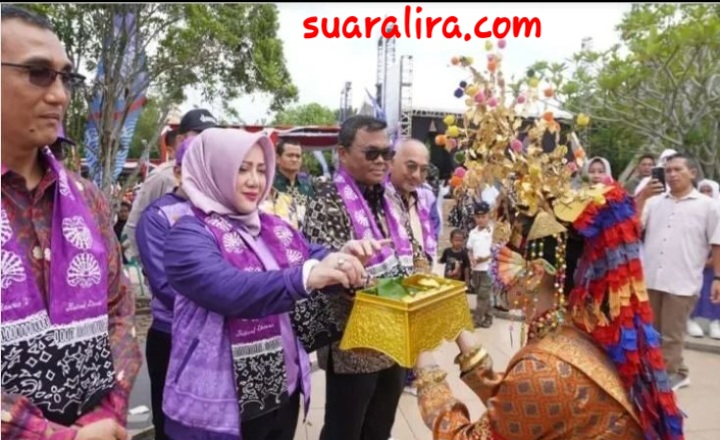 Tanam Nilai kearifan dan Moral Yang Luhur Bupati Hj. Ratna Machmud Perkuat Benteng Melawan Hoax