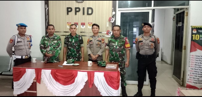 Demi Menjaga Rasa Aman di Wilayah Binaan Babinsa Melaksanakan  Patroli di KPU Inhu.