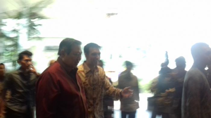 SBY Duduk Bareng Habibie Nonton Film Rudy Habibie