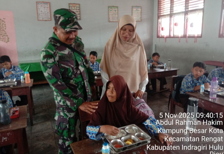 Program MBG SDN 011 Kamdag Bergulir Babinsa Dampingi Pelaksanaanya