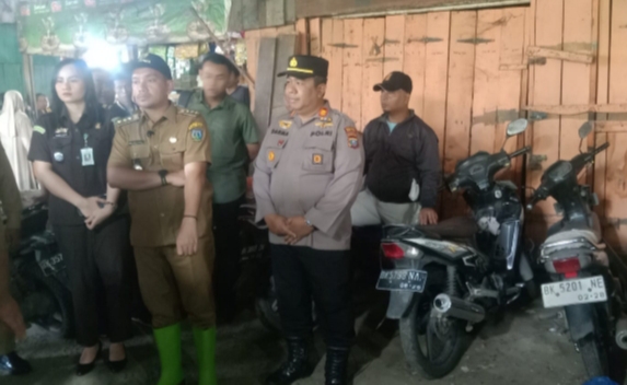 Kapolsek Rambutan Dampingi Wali Kota Kunker di Pasar Inpres