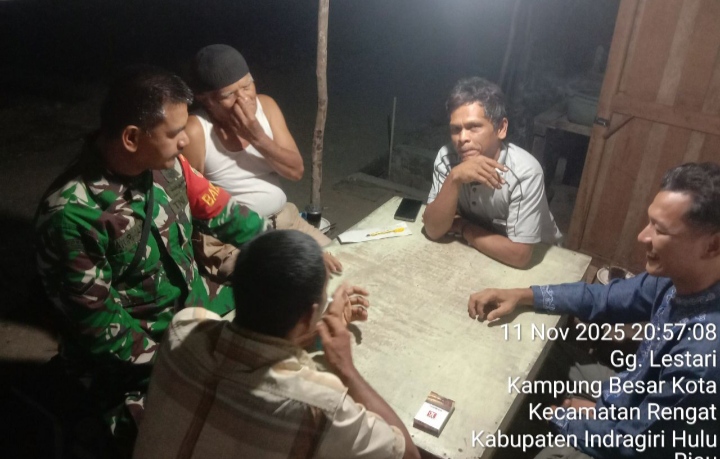 Masyarakat Termotivasi Untuk Ronda Malam Melihat Babinsa Lakukan Patroli Malam Di Wilayah Binaan