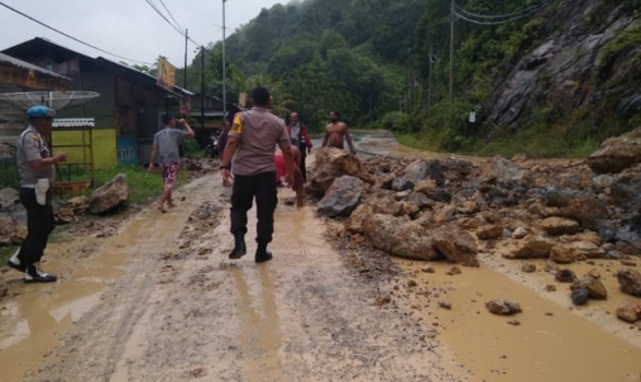 Kembali Rantau Berangin Longsor, Arus Lalin Dilakukan Buka Tutup