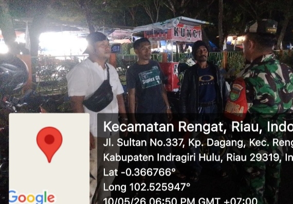 Ramainya Malam Minggu Babinsa Koramil 01/Rengat  Tetap Patroli Malam Himbau Anak Muda Agar Jaga Wilayahnya