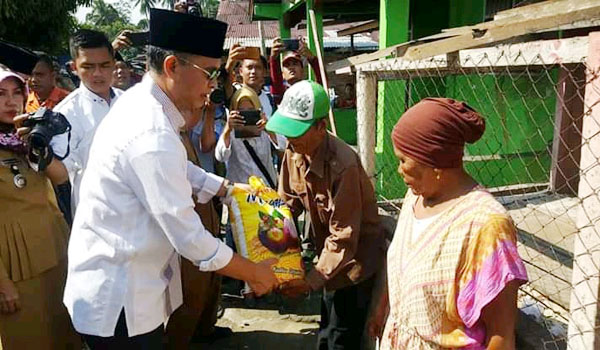 Bupati Mura dan Instansi Terkait Serahkan Bantuan Koraban Kebakaran