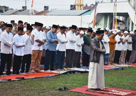 Bupati Sergai laksanaan Shalat Idul Fitri di Lapangan Firdaus Sei Rampah