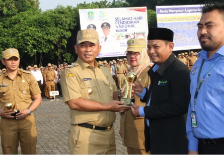 Wali Kota Bekasi Raih Penghargaan Top Pembina BUMD 2019