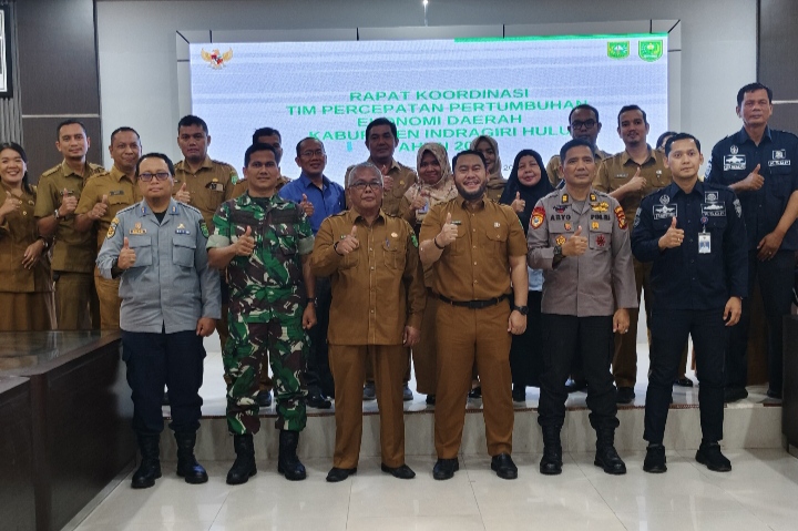 Dandim 0302/Inhu Diwakili Pasi Log Hadiri Rapat Koordinasi Tim Percepatan Pertumbuhan Ekonomi Kabupaten Indragiri Hulu 2025.