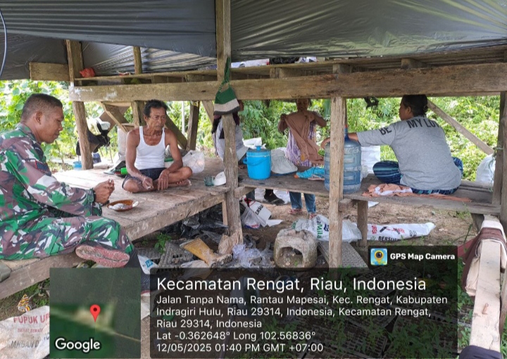 Babinsa Koramil 01 Rengat Silaturrahmi Ke Pondok Petani Desa Binaan.