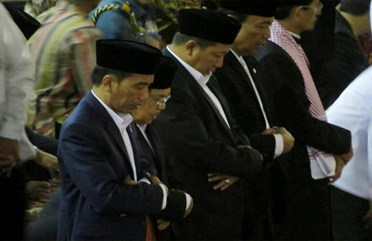 Jokowi-JK dan Jemaah Khidmat Salat Id di Masjid Istiqlal