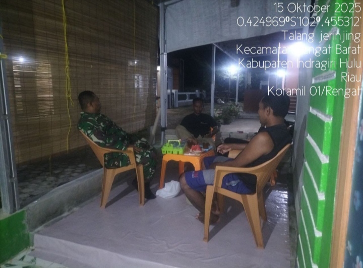 Budaya Hidupkan Siskamling Di Desa Agar Selalu Aman Babinsa Serukan Ronda Malam