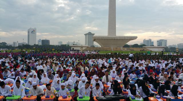 Gelar Istigasah, TNI-Polri Undang 5.000 Anak Yatim di Monas