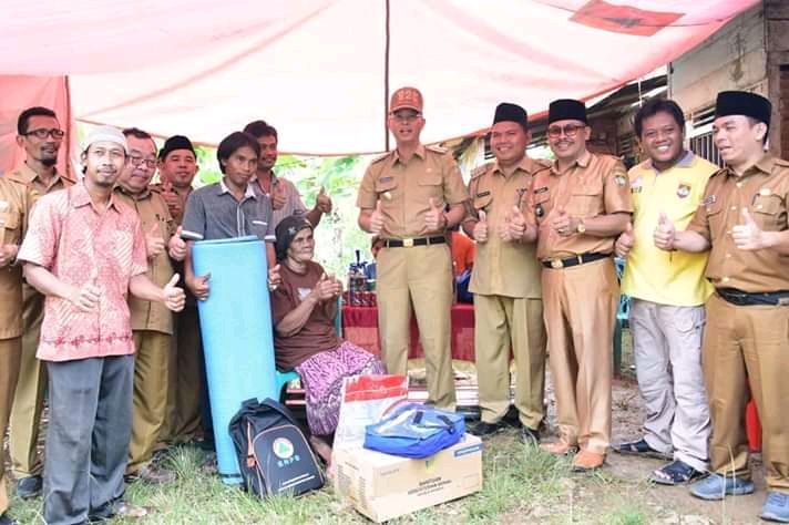 Bupati Berikan Bantuan Secara Langsung Kepada Korban Kebakaran