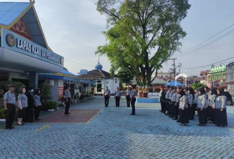 Pimpin Apel Pagi, Kasi Giatja Lapas Pekanbaru Ajak Seluruh Jajaran Tingkatkan Kewaspadaan di Bulan Ramadhan