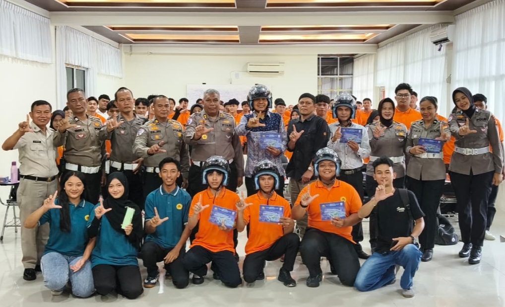 Ditlantas Polda Riau Edukasi Mahasiswa Baru STT Pekanbaru, Tekankan Budaya Tertib Berlalu Lintas