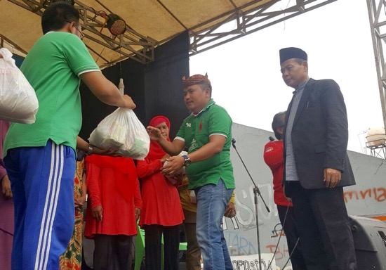 Peringati HSP ke 89, PPP Kota Bekasi Bagikan Sembako Secara Cuma-cuma