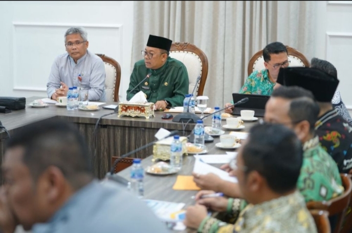 Pimpin Rapat Usulan PSN Pembangunan Jembatan Pulau Bengkalis-Bukit Batu, Ini Harapan Pj Gubri