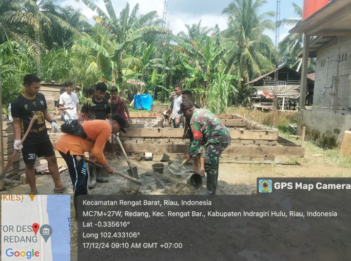 Babinsa Goro Membantu Warga Masyarakat Guna Jalin Hubungan Baik.