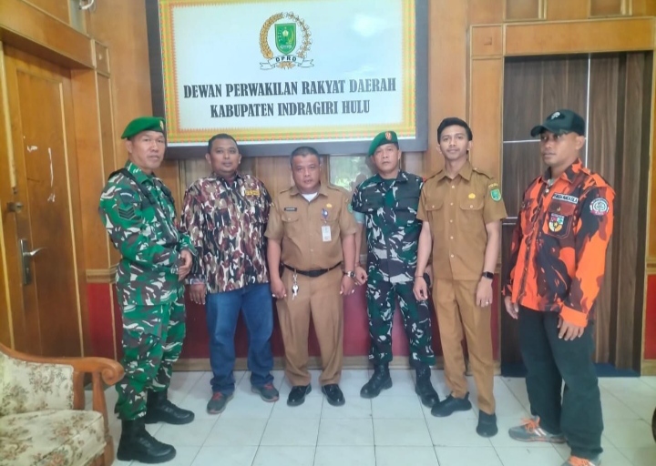 TNI Dan Ormas Sinergi Dalam Patroli  Gedung DPR  Dan Kantor Bupati Di Kabupaten lndragiri Hulu