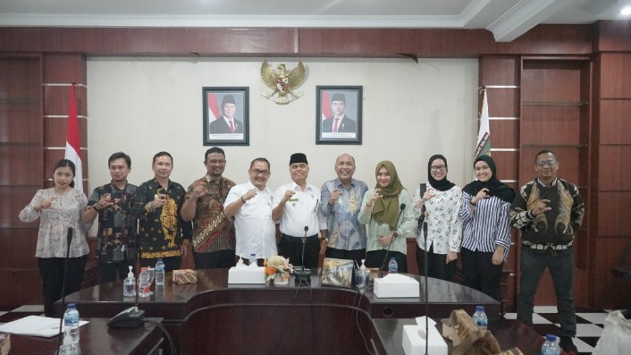 Pjs. Bupati Asahan Gelar Rapat Dengan Komisi Informasi Sumut