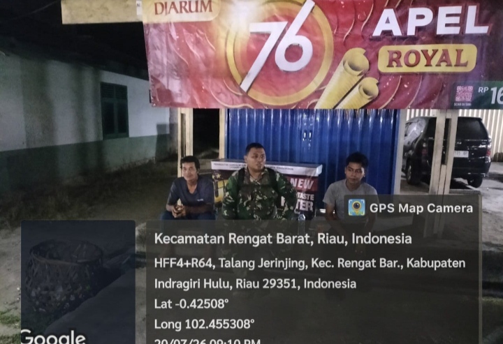 Babinsa Koramil 01/Rengat Tingkatkan Keamanan Wilayah Lewat Patroli Malam
