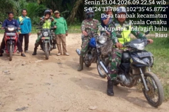 Babinsa Laksanakan Patroli Karhutla di Desa Tambak, Guna Untuk Pastikan Wilayah Aman dari Titik Api