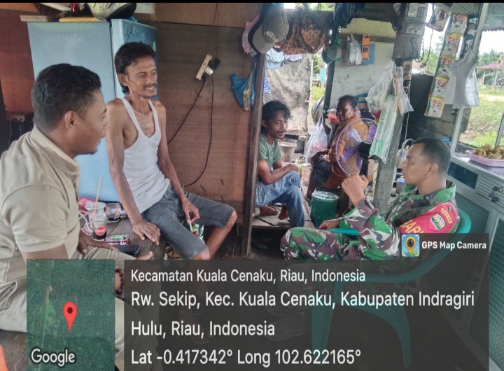 Turun Ke Desa Binaan Desa Rawa Sekip Babinsa Lakukan Komsos Guna  Pererat Silaturahmi