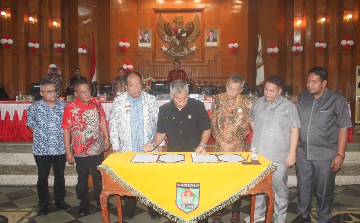 Bupati Asahan Hadiri Rapat Paripurna DPRD, Penandatanganan Nota Kesepakatan  APBD 2025