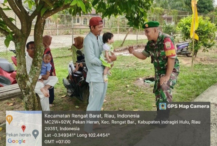 Babinsa Koramil 01/Rengat Mendampingi Kegiatan PIN Untuk Cegah KLB.