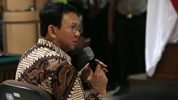 Pengamat: Tangisan Ahok Bukti Tidak Ada Niat Jahat kepada Agama Lain